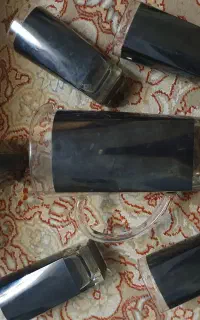 تنگ و لیوان مشکی