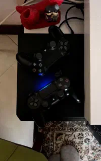 ps4 اسلیم 1ترابایت 2دسته اصلی ورژن ۷ درحد با کارتن