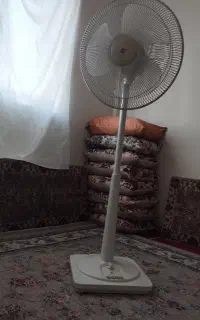 پنکه ایستاده سالم و تمیز