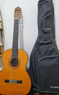 گیتار یاماها c70