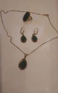 دو نیم ست و یک جفت گوشواره