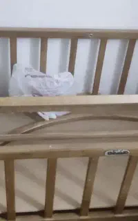 تخت کودک کنار مادر