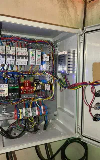 برقکار صنعتی ژنراتور موتور برق پنل و سانورتر