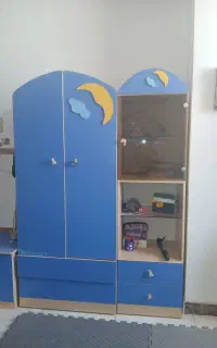 تعدادی وسایل به فروش می رسد