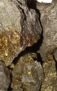 سنگ طلا عیار بالا