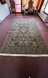 دو عدد فرش ۶ متری سالم