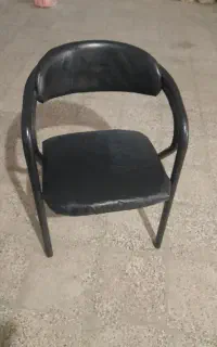 سه تاصندلی فلزی