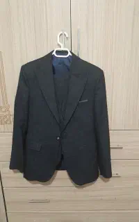 کت شلوار مردانه نو نو فقط یه شب پوشیده  جلیقه دورو