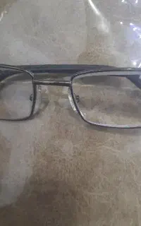 عینک طبی دست دوم