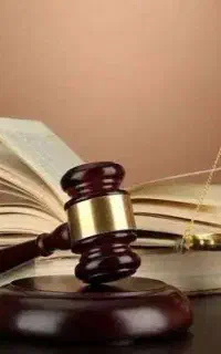 استخدام وکیل