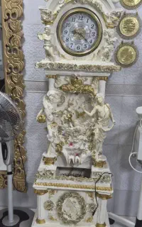 ساعت ایستاده آبشاری