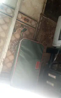 چمدون فقط 500 تومان ب علت اینکه زیبپش کنده شده