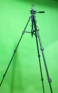 سه پایه دوربین jmayri  در حد نو