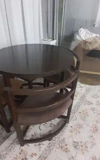 میز ناهارخوری کمجا
