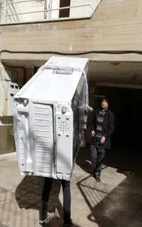 کارگر اساس کشی  و جابجایی. وتمیزکاری