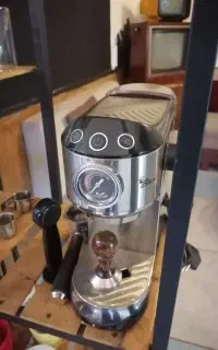 دوعدد دستگاه خونگی در حد نو مارک ها ستاد وبارنی