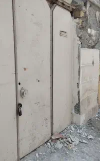 درب پارکینگ یا در دامداری برای دام