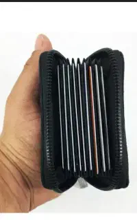 کیف کارتی گمشده به نام علی بابائیان