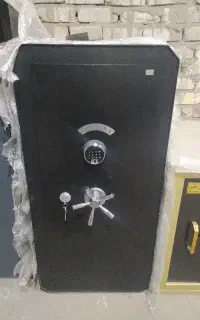 گاوصندوق تو‌ دوزی شده فوق لاکچری