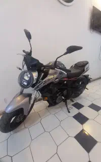 کیوجی ۳۰۰ مدل ۱۴۰۲ بنلی جفت سیلندر