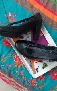 کفش چرم پاشنه دار مشکی مجلسی سایز ۴۱