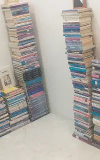 فروشِ ۴۰۰ جلد کتابهایِ فلسفی