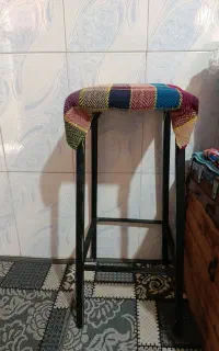 چهار عدد چهارپایه یک عدد جارو برقی