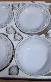 ظروف چینی ۳۳ پارچه کاملا نو