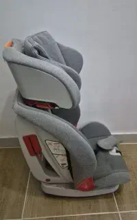 صندلی ماشین برای بچه