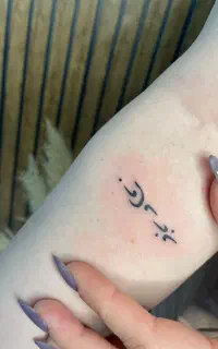 اجرا و آموزش خدمات تتو بدن بانوان