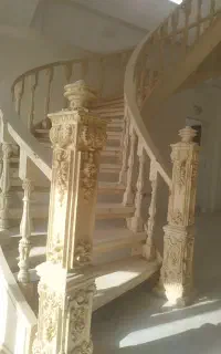 پله گردچوبی