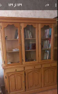 کتابخانه یا ویترین