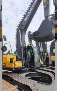 اجاره دهنده یک دستگاه بیل شاتنویی ۲۳۰صفر