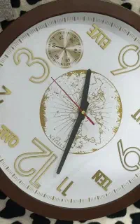 ساعت ۷۰۰