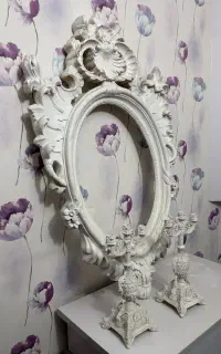 قاب آینه و شمعدان