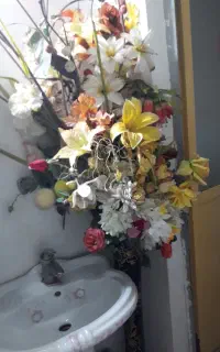گلدان یه متری شیشه ای باگل هاش فقط200