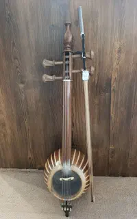 کمانچه پشت بسته