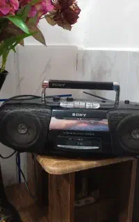 رادیو سونی ژاپن قدیمی