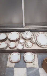دوتا سرویس گلدار قدیمی