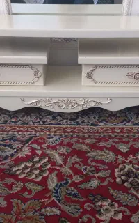 میز تلویزیون  سالم و تمیز قیمت ۳۰۰۰۰۰۰ تومان ۰