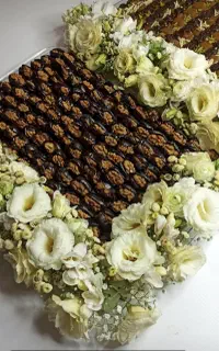 طراحی واجرای دکورمناسبتی(بنر،استندوگل‌آرایی مراسم)