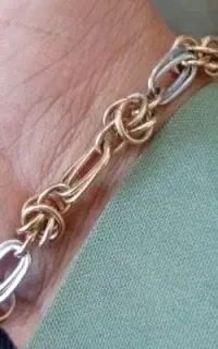 گمشده دستبند طلا