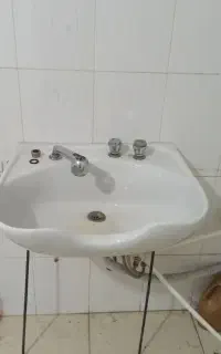 صندلی.  سرشور. آبگرمکن برقی  آرایشگاه