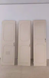 سه عدد در  کمد دیواری ودوعدد میز عسلی