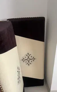 یک جفت قالی پشت درحدنو
