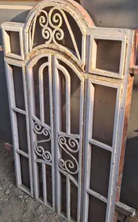 پنجره آهنی