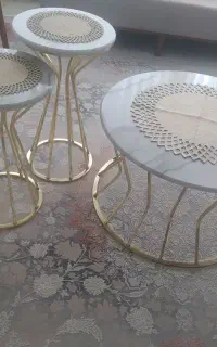 میز وعسلی های فلزی پایه طلایی رویه وکیوم