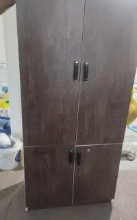 کمد جا لباسی تمیز با میز جا کفشی