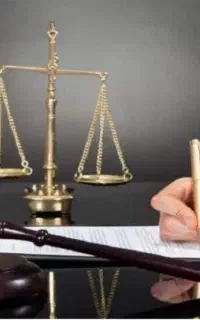 وکیل پایه یک دادگستری