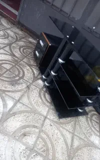 میزتلوزیون تمام شیشه